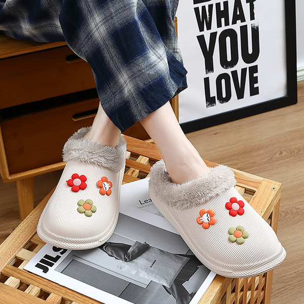 Нов модел пантофи с 3D цветя