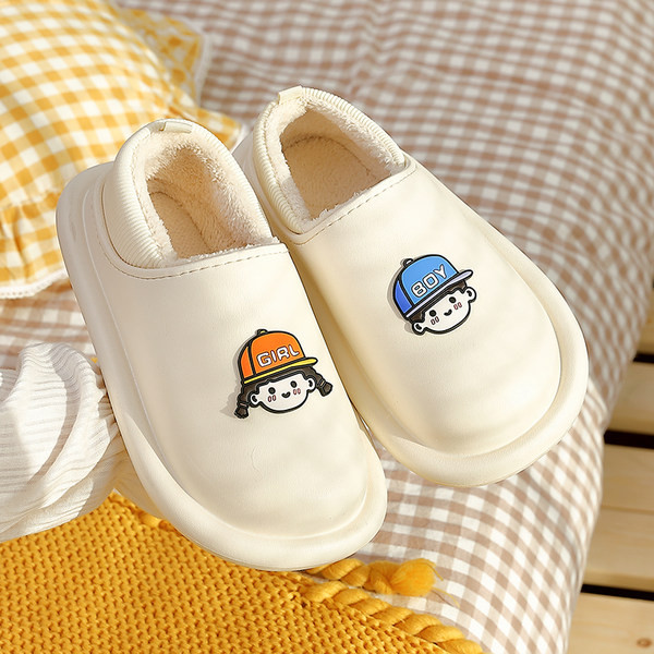 Дамски домашни чехли с цветна апликация и надпис 