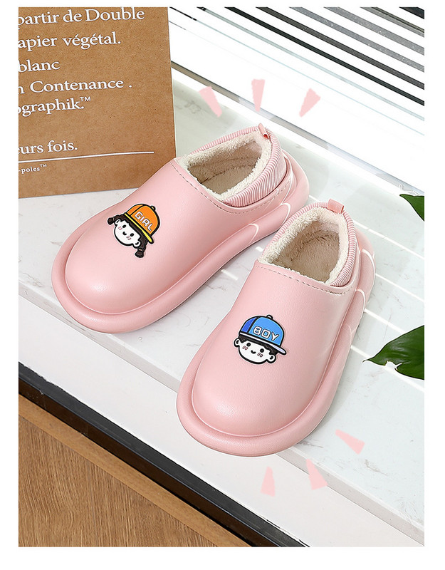 Дамски домашни чехли с цветна апликация и надпис 