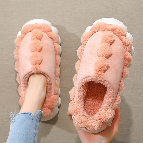 Дамски пухени пантофи - няколко модела