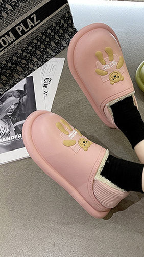 Pehme voodriga ja kaisukaru aplikatsiooniga naiste sussid