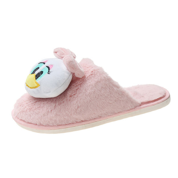 Naiste plüüsist sussid 3D-rakendusega