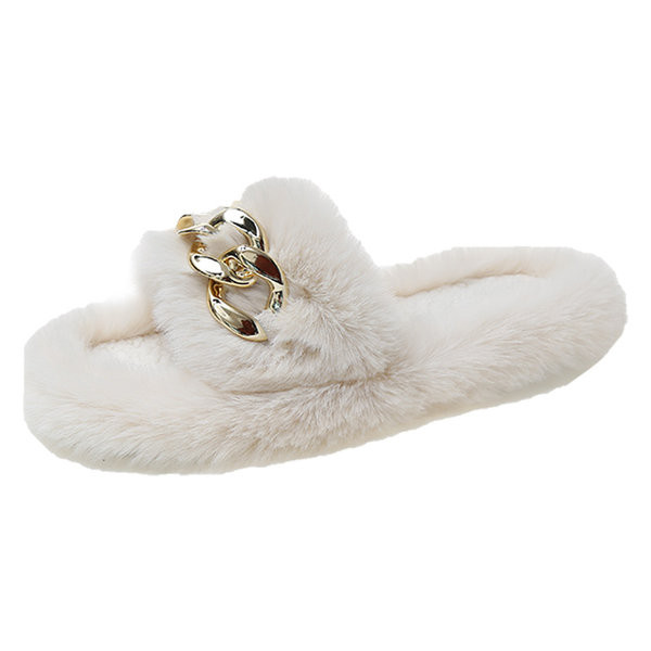 Пухени чехли с метална декорация