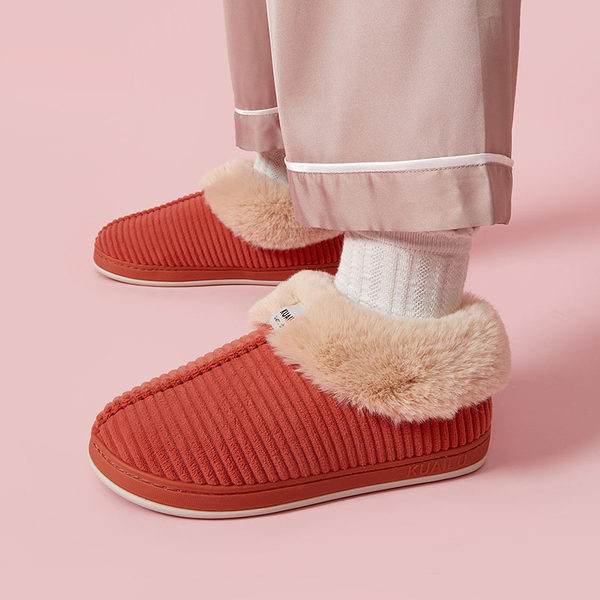 Текстилни домашни пантофи с подплата от еко косъм