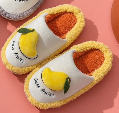 Домашни пухени чехли с 3D елементи