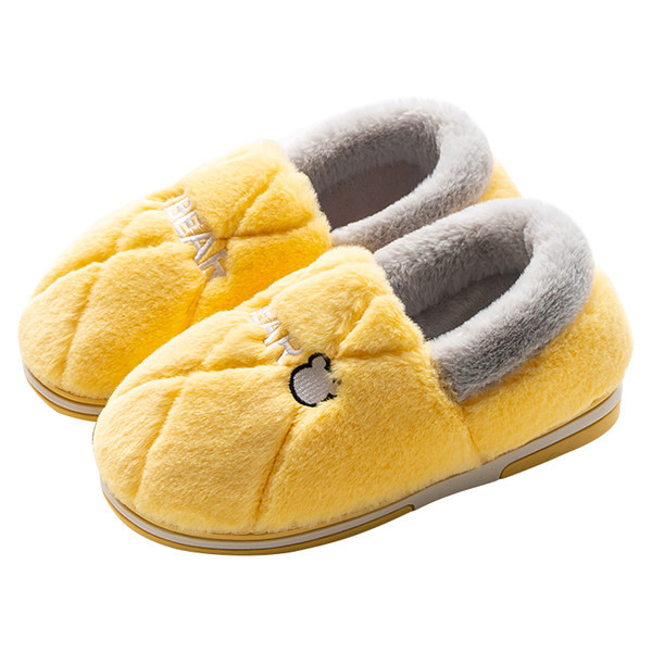 Пухени пантофи с бродерия в няколко цвята