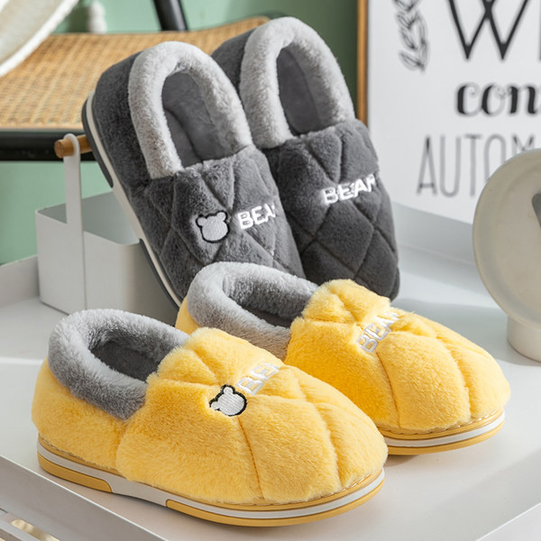 Пухени пантофи с бродерия в няколко цвята