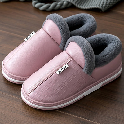 Дамски кожени пантофи с пухена подплата