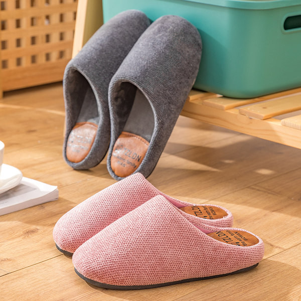 Домашни дамски чехли за зимата