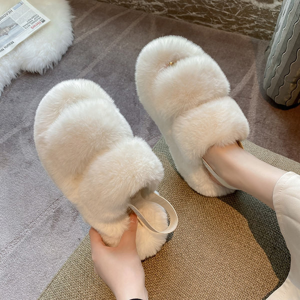 Нов модел пухени чехли с ластик