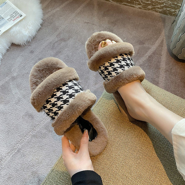 Дамски пухени чехли за зимата