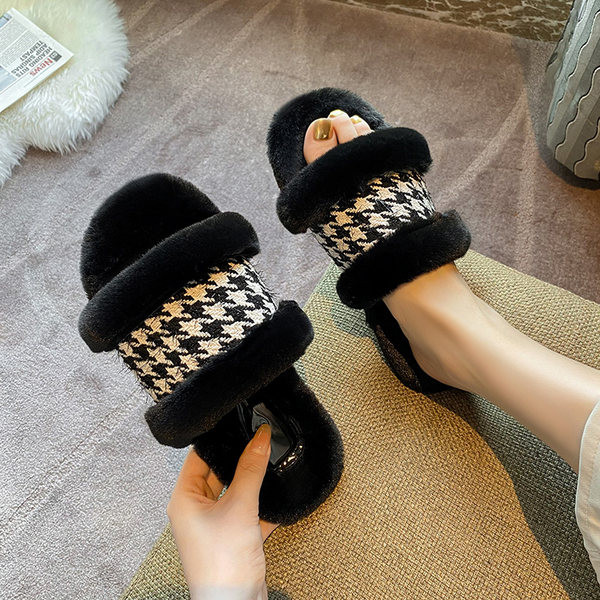 Дамски пухени чехли за зимата