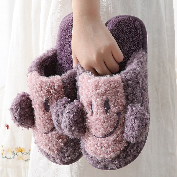 Дамски пухени пантофи с 3D елемент ушички