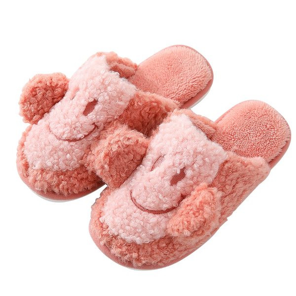 Дамски пухени пантофи с 3D елемент ушички