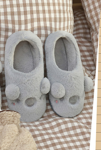 Пухени пантофи с бродерия и 3D елементи-за жени