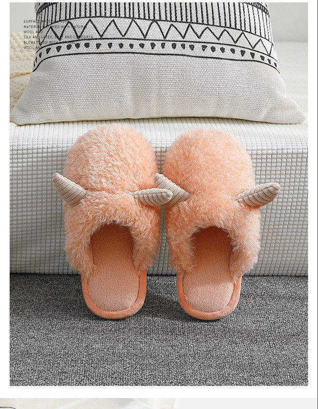 Нов модел дамски пухени чехли с 3D елемент