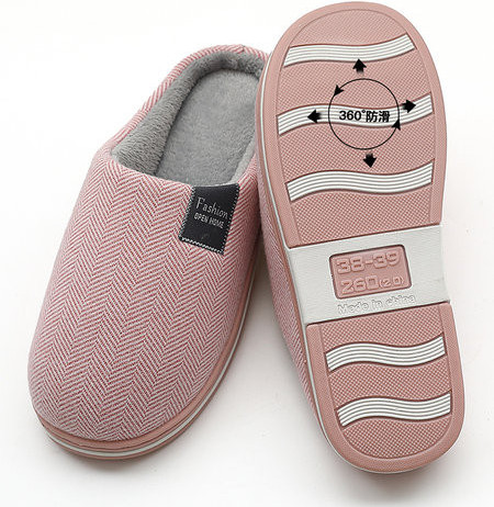 Дамски домашни чехли с емблема