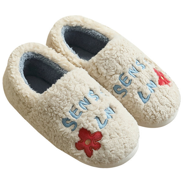 Пухени пантофи с цветна бродерия