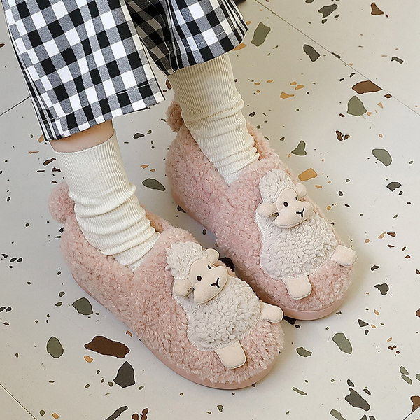 Пухени пантофи за дома с 3D елементи