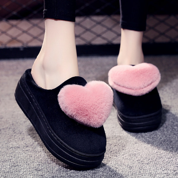 Дамски домашни чехли с 3D елемент сърце