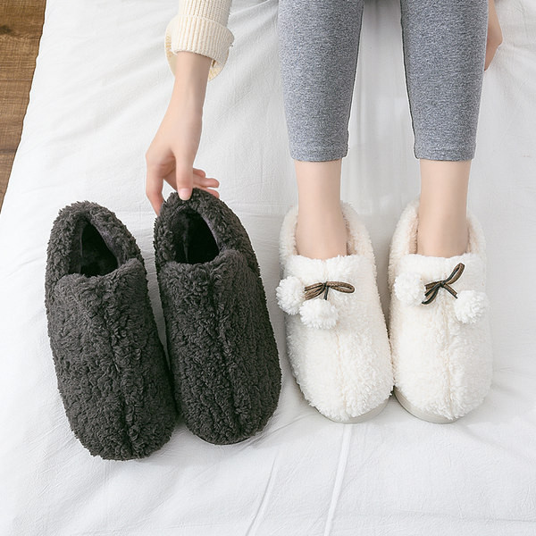 Нов модел пухени пантофи с помпони -няколко цвята