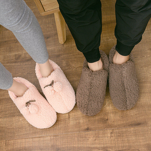 Нов модел пухени пантофи с помпони -няколко цвята