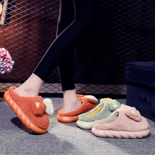 Дамски домашни пухени чехли с панделка