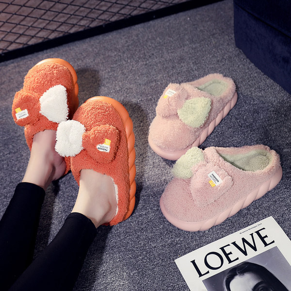 Дамски домашни пухени чехли с панделка