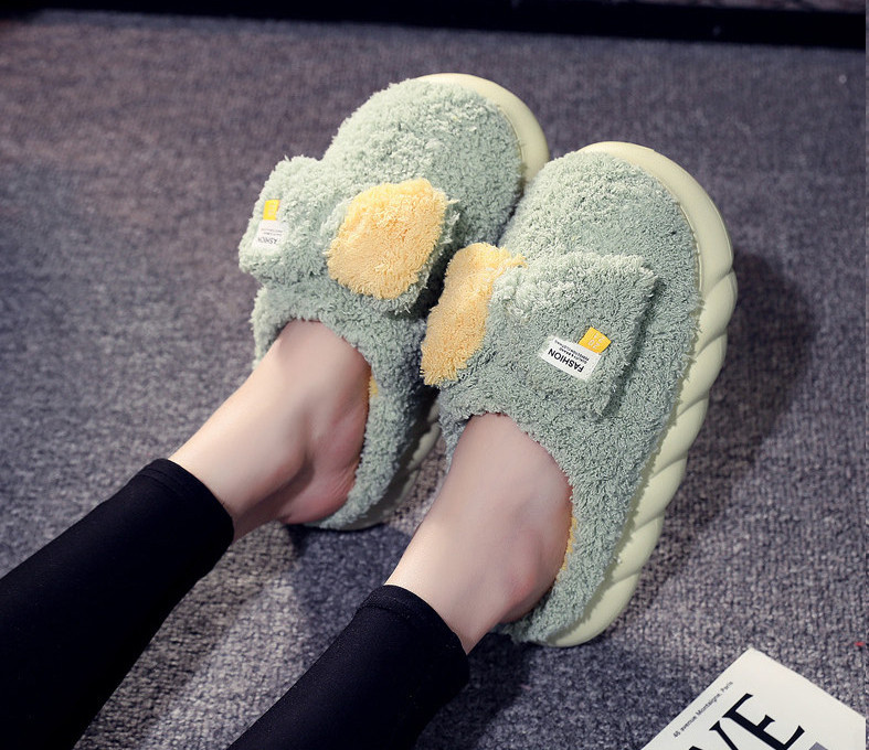 Дамски домашни пухени чехли с панделка