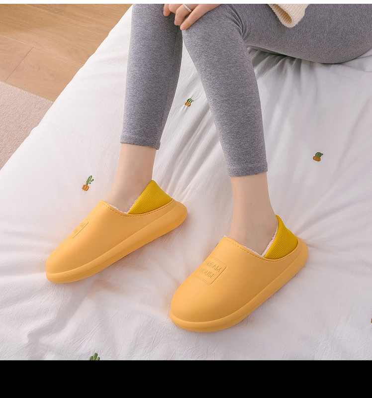 Дамски чехли с надпис и топла подплата 