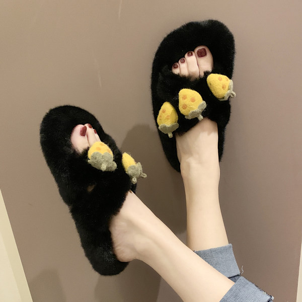 Дамски пухени чехли с 3D ягоди