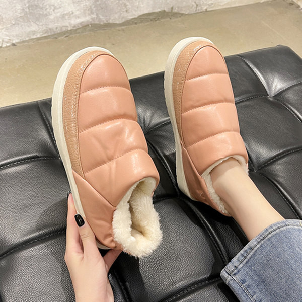 Дамски домашни пантофи с топла подплата и равна подметка 