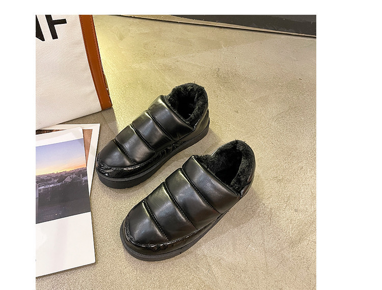 Дамски домашни пантофи с топла подплата и равна подметка 