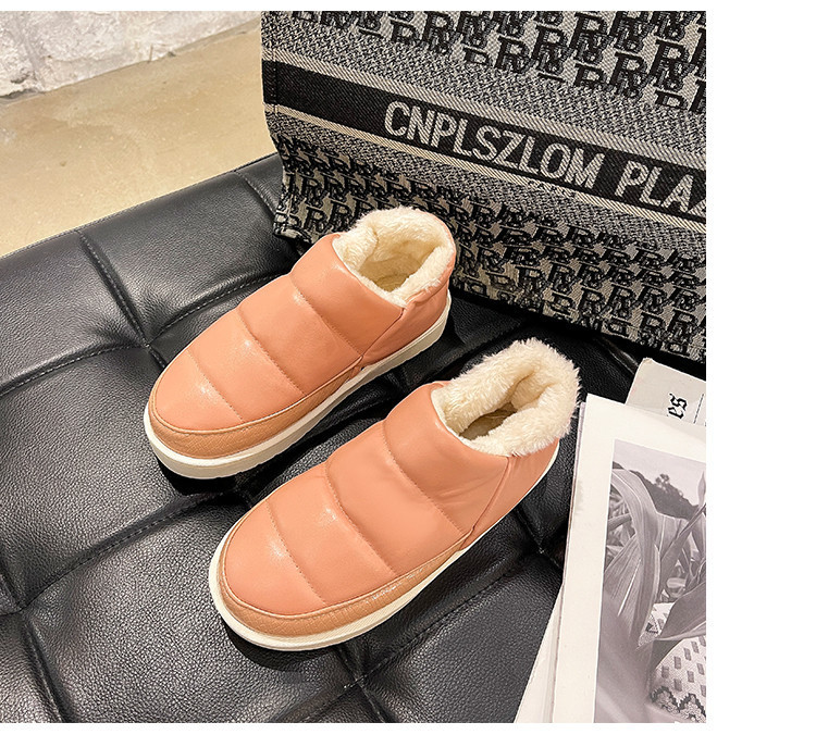 Дамски домашни пантофи с топла подплата и равна подметка 