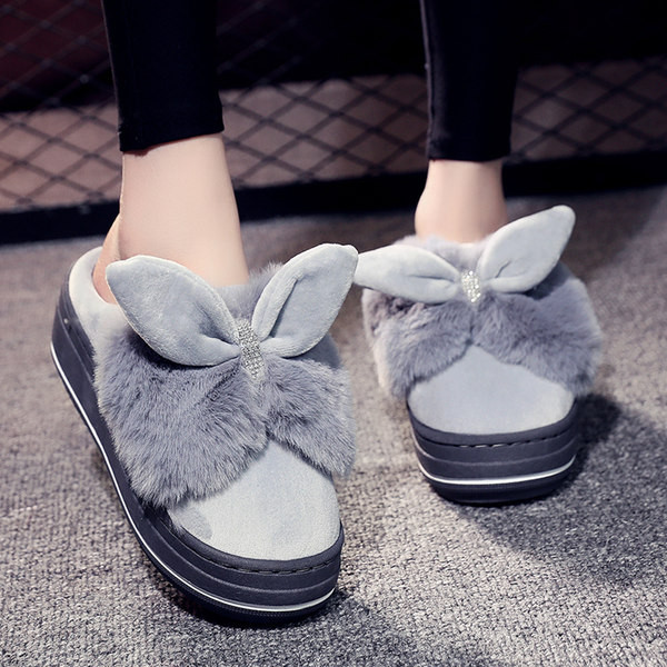 Модерни дамски домашни пантофи с декоративни камъни