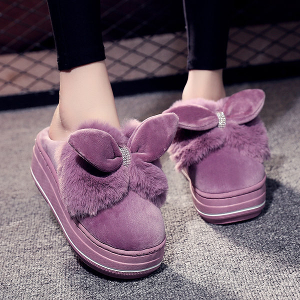 Модерни дамски домашни пантофи с декоративни камъни