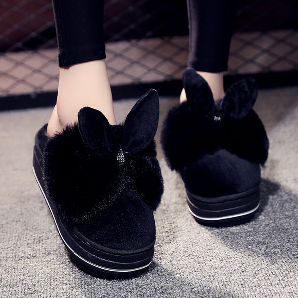 Модерни дамски домашни пантофи с декоративни камъни