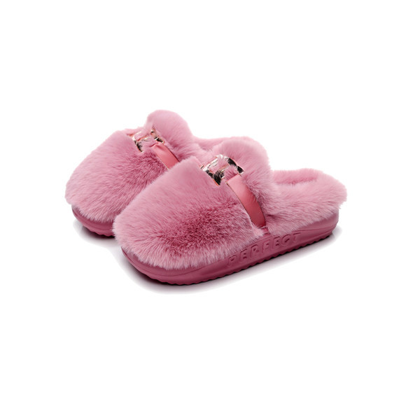 Нов модел чехли с еко косъм и метална верижка