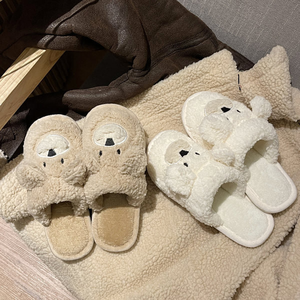 Нов модел пухени дамски чехли с 3D елемент