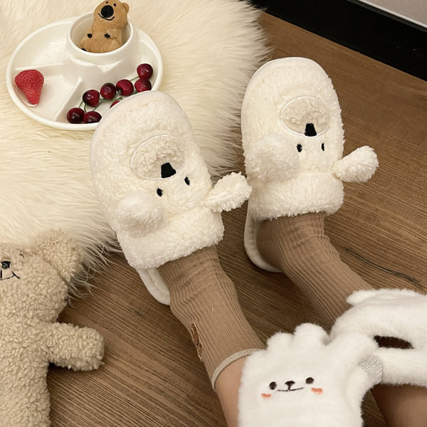 Нов модел пухени дамски чехли с 3D елемент