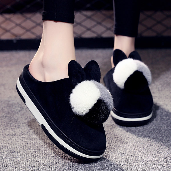 Дамски пантофи с пух и 3D елементи 