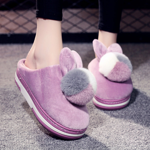 Дамски пантофи с пух и 3D елементи 