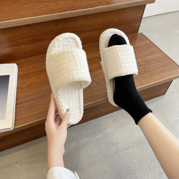 Домашни пантофи в бял,зелен и оранжев цвят