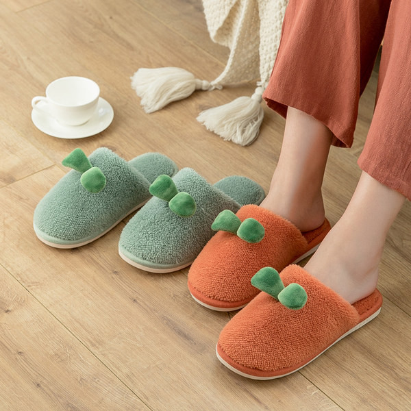 Дамски плюшени домашни чехли с равна подметка 
