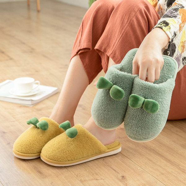 Дамски плюшени домашни чехли с равна подметка 
