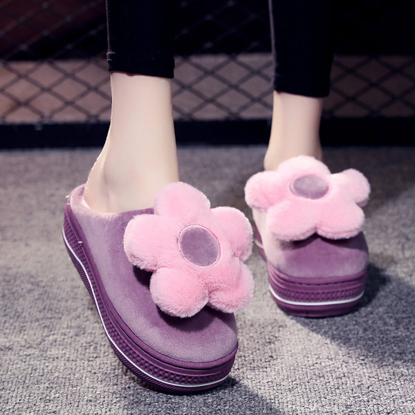 Дамски пантофи с пухен 3D елемент