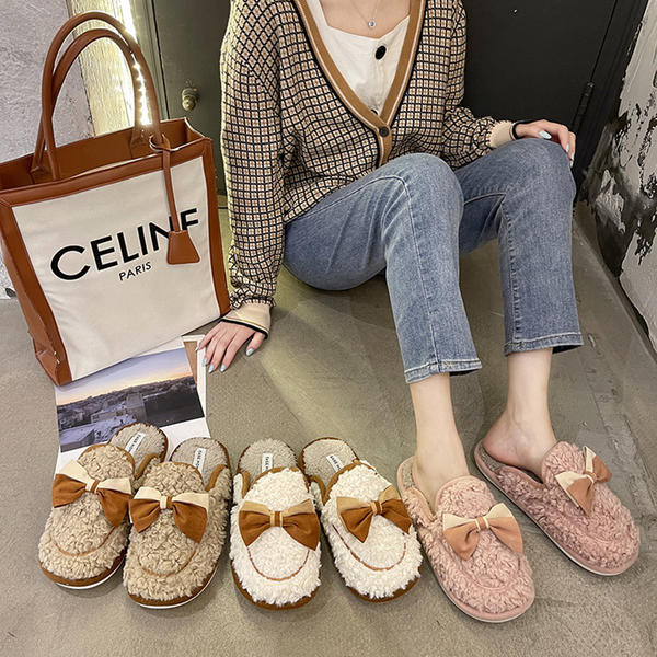 Дамски пухени чехли с панделка  