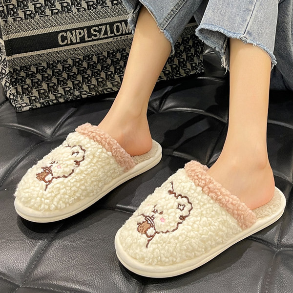 Дамски пухени домашни чехли с бродерия