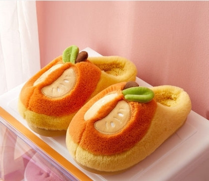 Модерни домашни пантофи с бродерия в различни модели