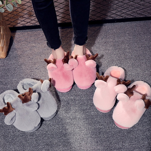 Пухени дамски чехли с 3D елементи